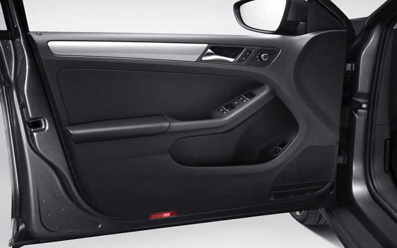 低氣味改性PP材料：汽車門板健康環(huán)保新選擇