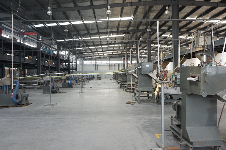 全自動(dòng)生產(chǎn)線--中新華美改性塑料