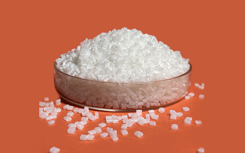 從材料到安全：阻燃PC如何提升智能插排品質？