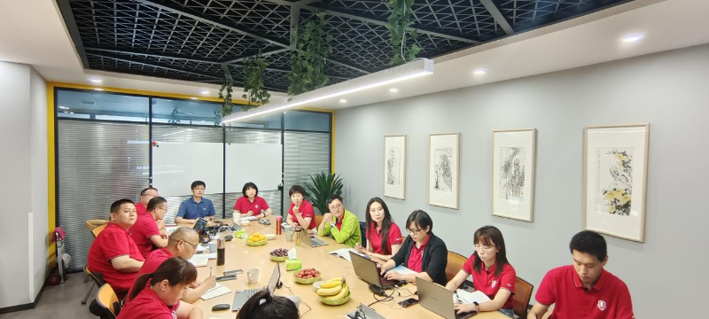 在王東的帶領(lǐng)下，山東牛商匯企業(yè)相互走訪學(xué)習(xí)、幫扶