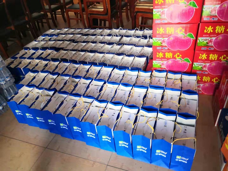 公司為西城匯社區(qū)捐贈的物資