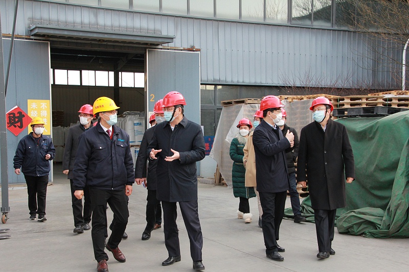 青島市委常委、統(tǒng)戰(zhàn)部部長王久軍、市委臺港澳辦主任紀(jì)家棟、城陽區(qū)區(qū)長解宏勁、區(qū)委常委、統(tǒng)戰(zhàn)部部長高尚倫一行蒞臨我司考察